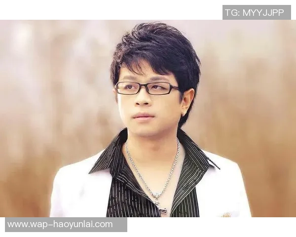 实时新闻王强专访从青涩少年到足球明星的成长之路回顾